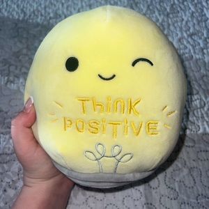 BNWT 8” Crissle Lightbulb Squishmallow